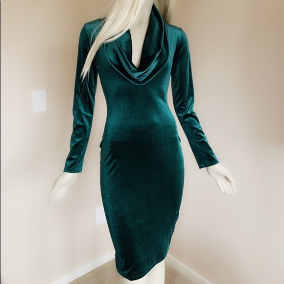 Green Velvet Dress - Picture 4 of 6